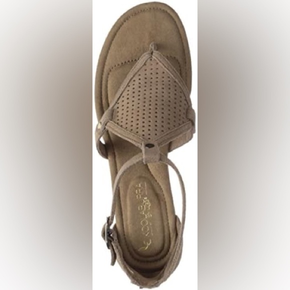 Koolaburra by Ugg Briona wedge sandal in taupe perforated suede Sz-7.5. J - Picture 2 of 11